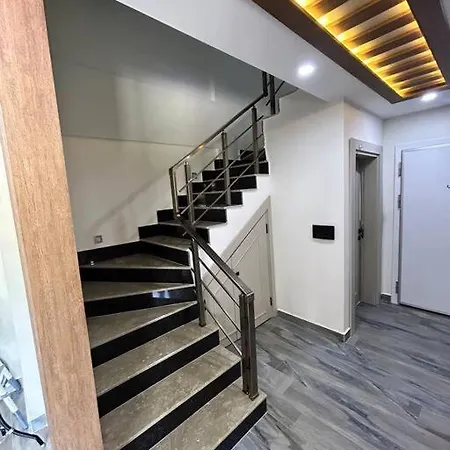 3+1 New Luxury With Pool Vilă